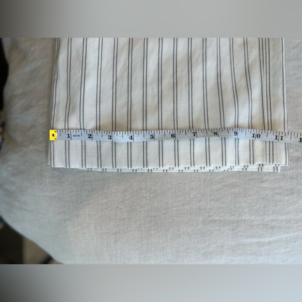 CLUB MONACO
Anreannah Wide Leg pin stripe - Picture 9 of 11